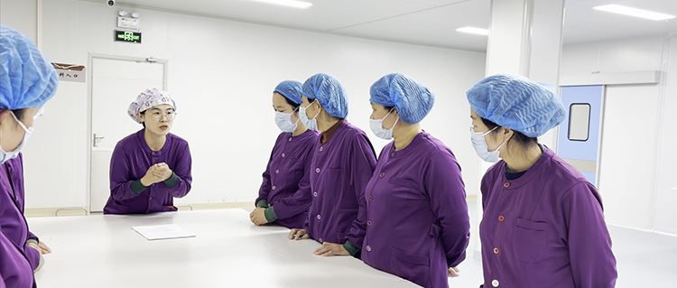 筑牢職業(yè)防護(hù)防線 | 洗滌中心常態(tài)化開(kāi)展銳器傷處理專(zhuān)項(xiàng)培訓(xùn)